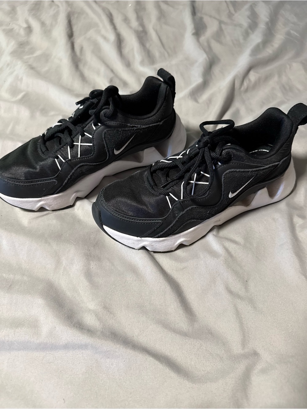 Nike Black and White Casual Running Sneakers